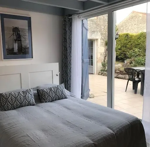 Hébergement de vacances Grand Au Calme Avec Piscine Ardillieres